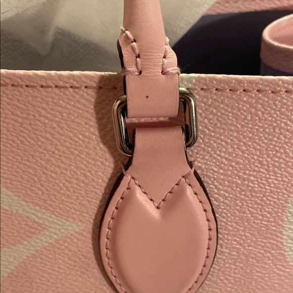 LV Pastel Giant Monogram Escale OnTheGo GM Silver Hardware, 2020 #FL0270 - Picture 3 of 12